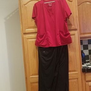 Purple Label red size 3x scrub top
